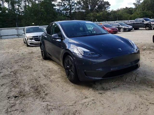 2024 Tesla Model Y VIN: 7SAYGDEE3RA328408 Lot: 70861915
