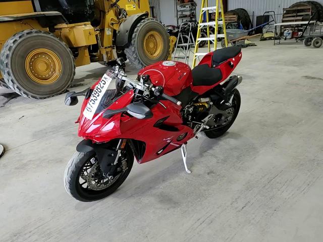 2025 Ducati Panigale V2 VIN: ZDMHAU8T5SB000464 Lot: 67539825