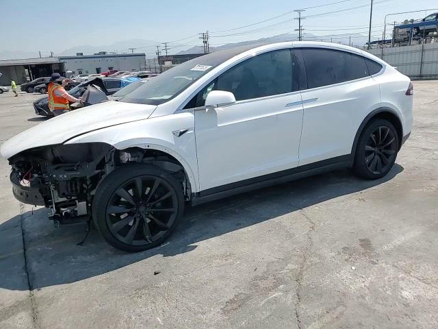 2020 Tesla Model X VIN: 5YJXCDE29LF301783 Lot: 67579525
