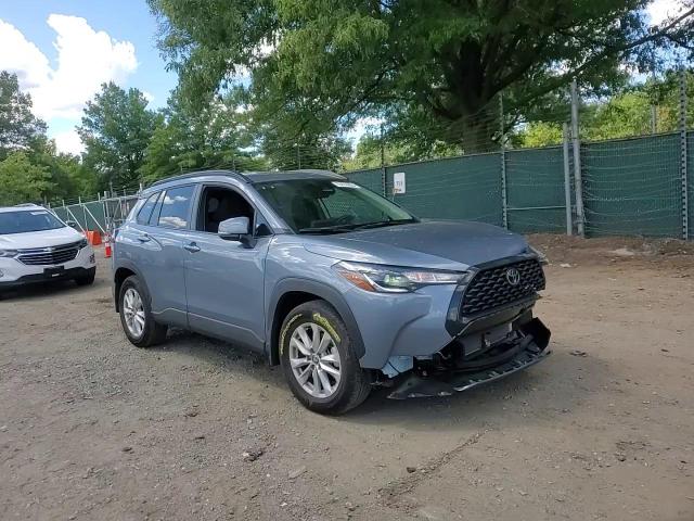 2024 Toyota Corolla Cross Le VIN: 7MUCAABG0RV090258 Lot: 70423265