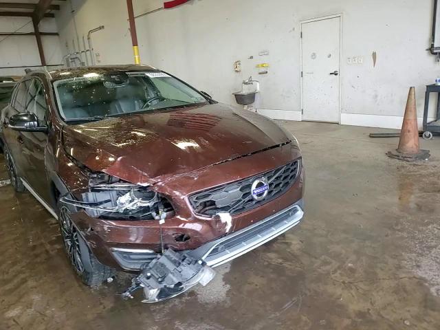 2018 Volvo V60 Cross Country Premier VIN: YV440MWK2J2049110 Lot: 68353955