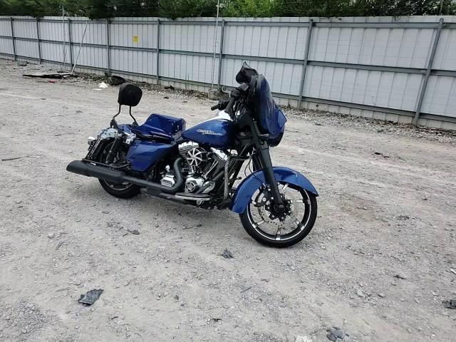 2015 Harley-Davidson Flhx Street Glide VIN: 1HD1KBM1XFB618337 Lot: 70015375