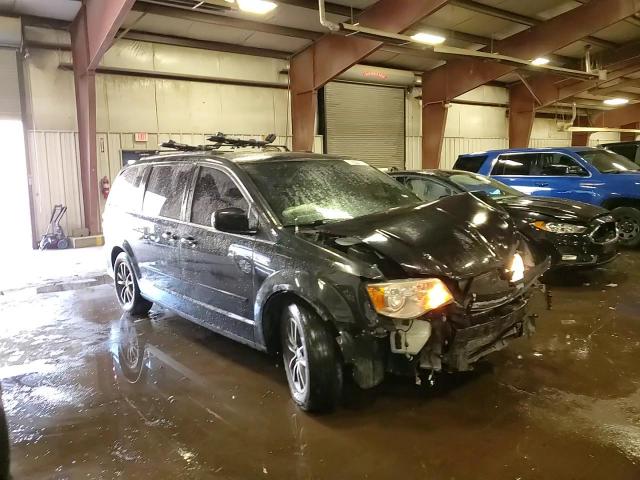 2017 Dodge Grand Caravan Sxt VIN: 2C4RDGCG2HR581063 Lot: 70035495