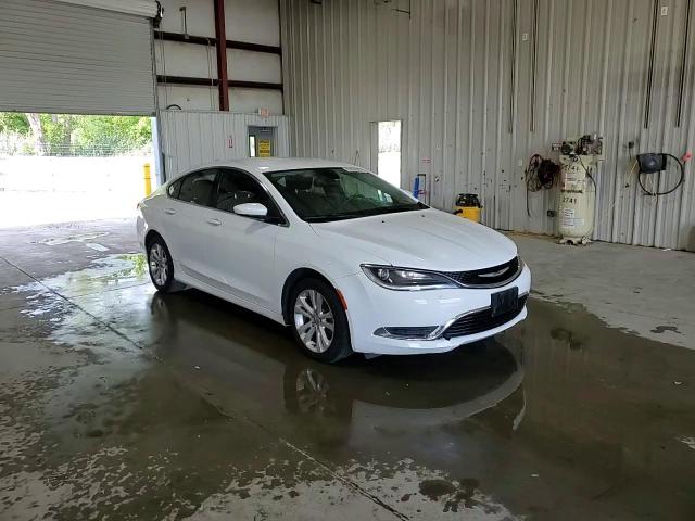 2015 Chrysler 200 Limited VIN: 1C3CCCAB8FN563139 Lot: 69250355