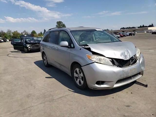 2013 Toyota Sienna Le VIN: 5TDKK3DC8DS343845 Lot: 70388935