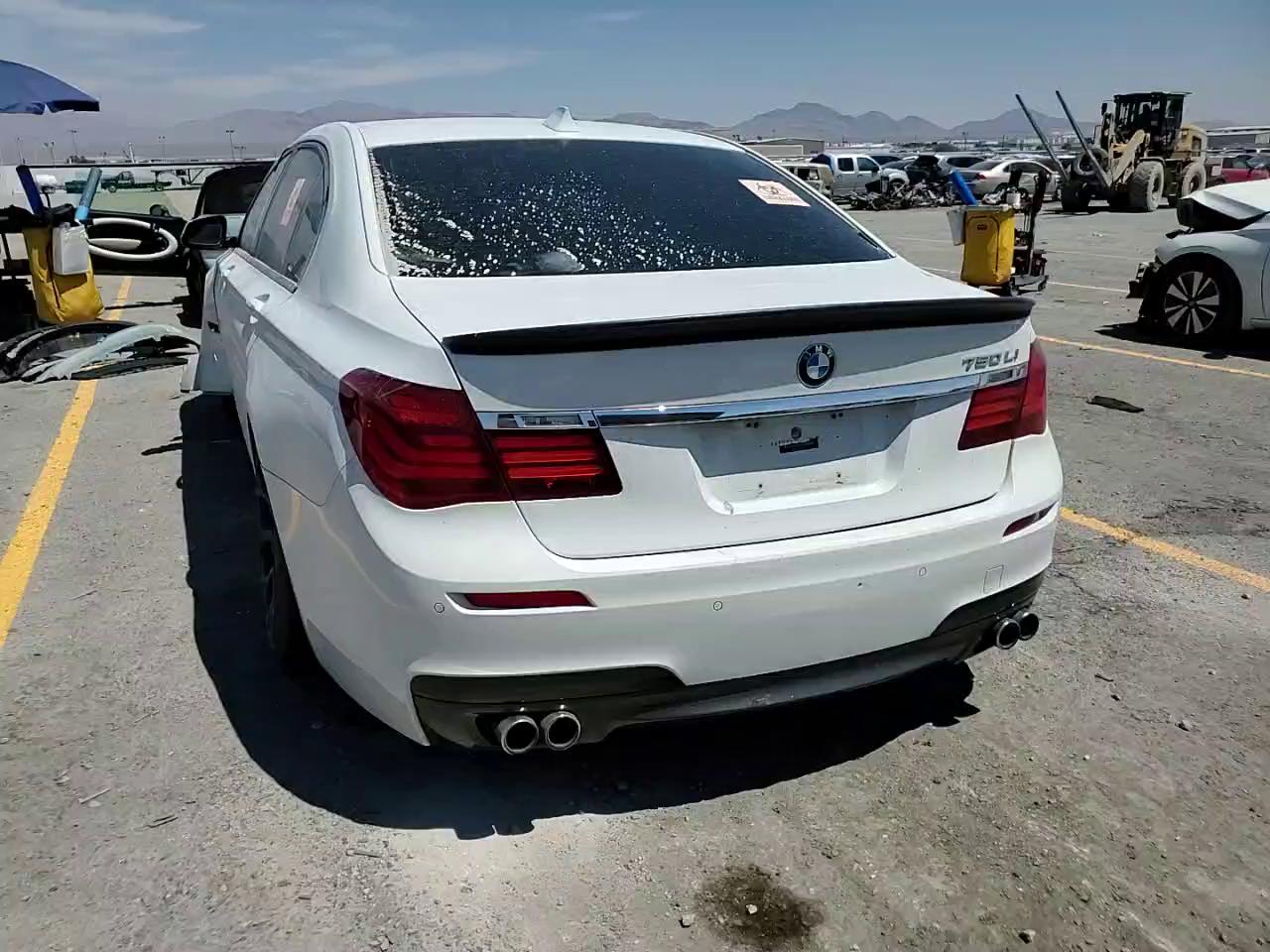 Фото: WBAYE8C51DD133811