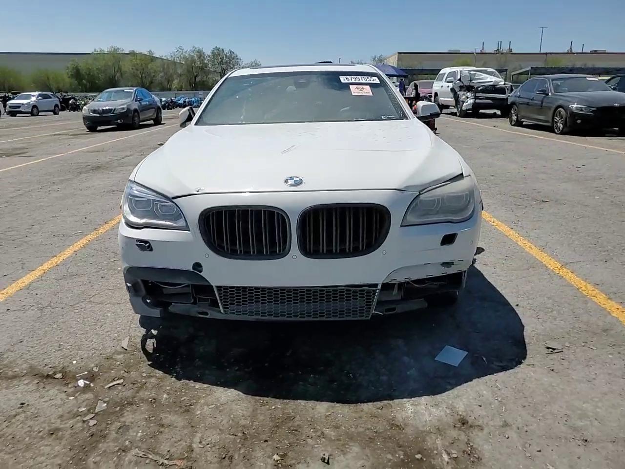 Фото: WBAYE8C51DD133811