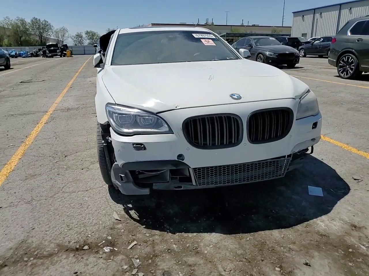 Фото: WBAYE8C51DD133811