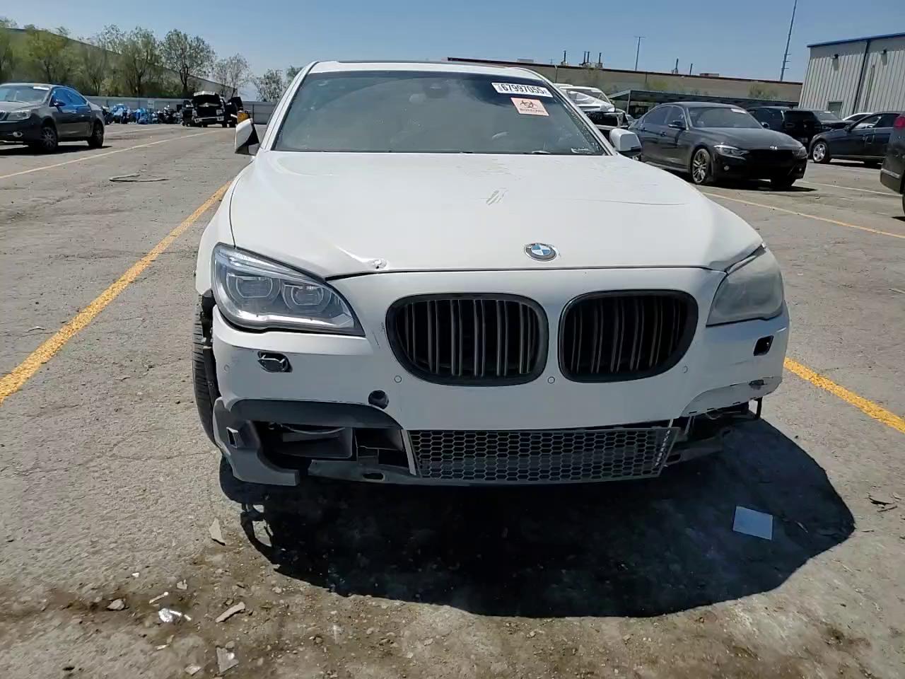 Фото: WBAYE8C51DD133811