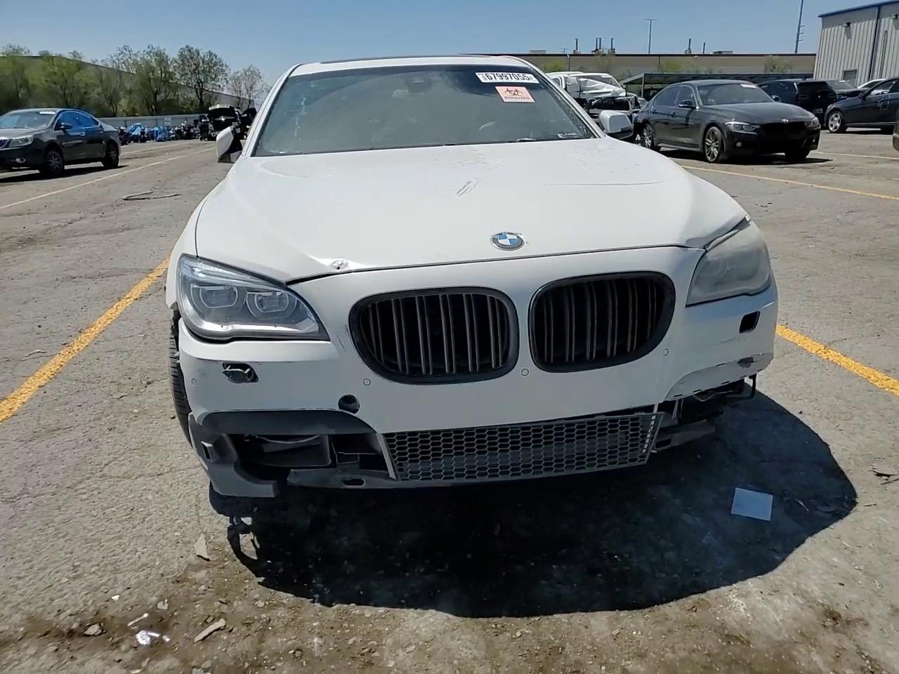 Фото: WBAYE8C51DD133811