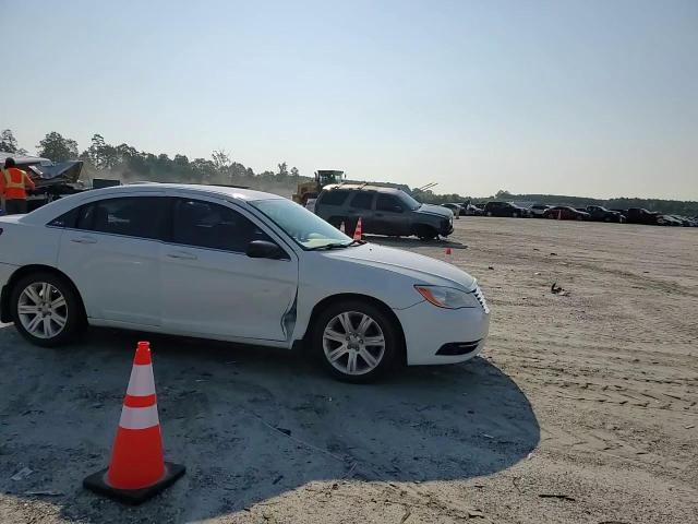 2011 Chrysler 200 Touring VIN: 1C3BC1FB2BN579694 Lot: 69128715