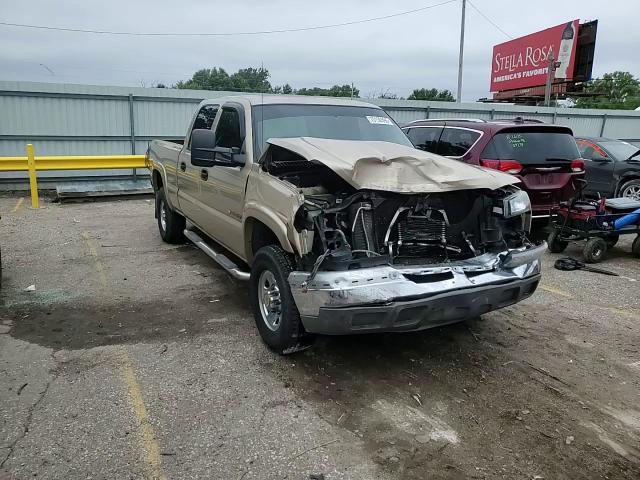 2004 Chevrolet Silverado C2500 Heavy Duty VIN: 1GCHC23G14F130113 Lot: 70130595