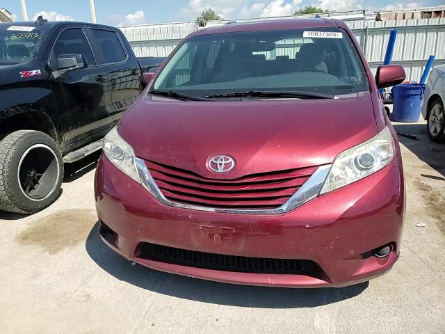 2017 Toyota Sienna Le VIN: 5TDKZ3DC6HS811217 Lot: 70037305