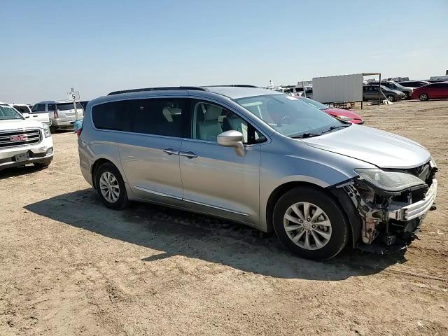 2017 Chrysler Pacifica Touring L VIN: 2C4RC1BG5HR821434 Lot: 70680575