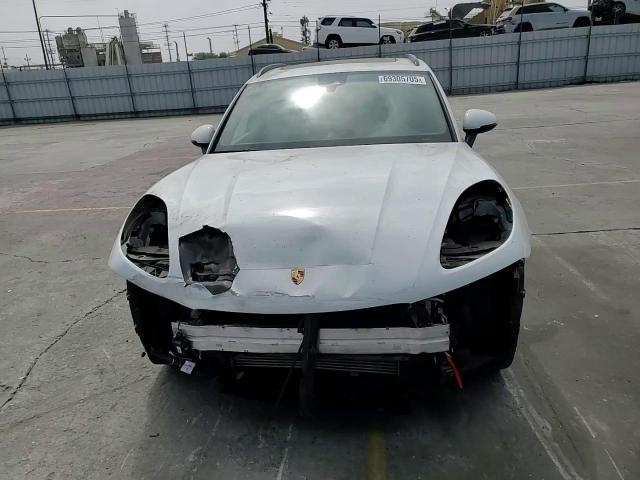2018 Porsche Macan VIN: WP1AA2A55JLB19667 Lot: 69305705