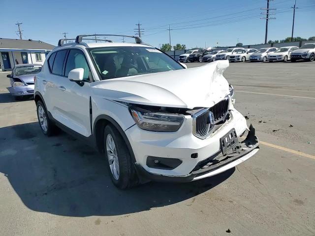 2021 Volvo Xc40 T5 Momentum VIN: YV4162UK4M2425528 Lot: 68302405