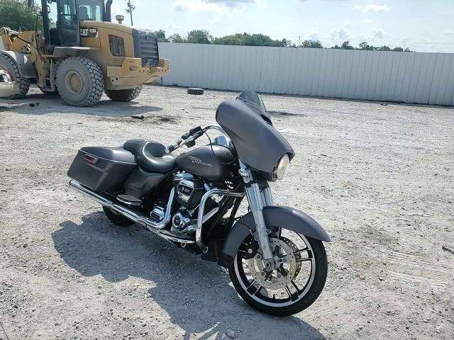 2017 Harley-Davidson Flhxs Street Glide Special VIN: 1HD1KRC15HB652389 Lot: 68455695