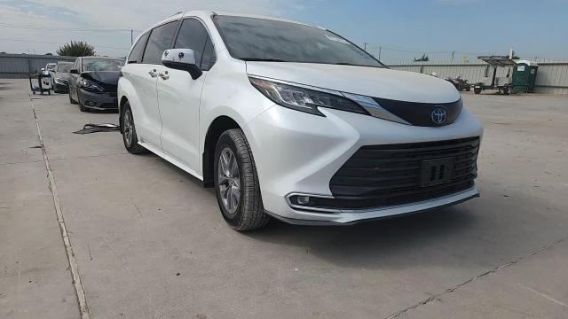 2022 Toyota Sienna Xle VIN: 5TDYRKEC7NS117201 Lot: 67134135
