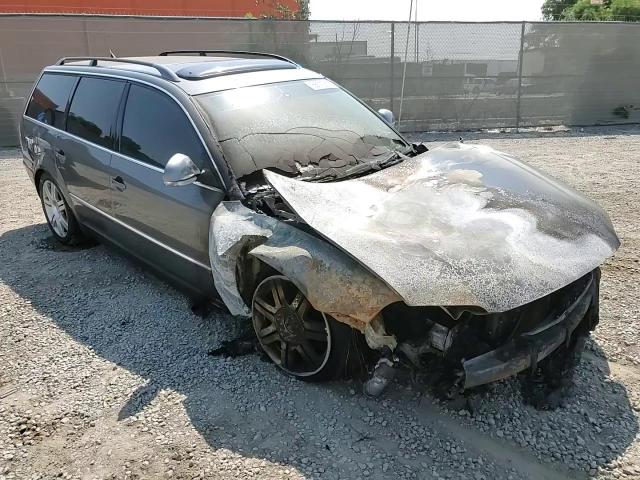 2005 Volkswagen Passat Glx 4Motion VIN: WVWYU63B85E126771 Lot: 68710835