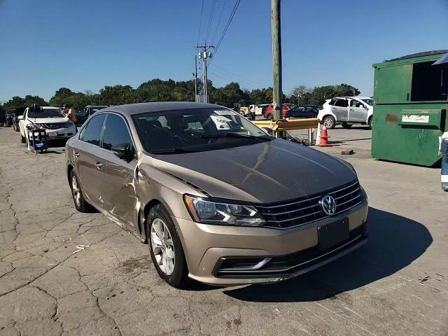 2016 Volkswagen Passat S VIN: 1VWAT7A38GC015686 Lot: 70902495