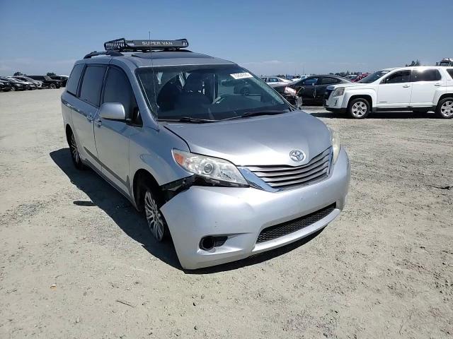 2013 Toyota Sienna Xle VIN: 5TDYK3DC4DS327183 Lot: 70894995