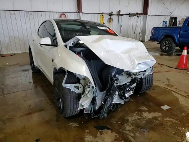 2026 Tesla Model Y VIN: 7SAYGDEE6TA405960 Lot: 67515135