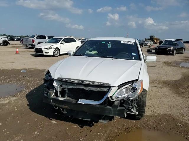 2012 Chrysler 200 Lx VIN: 1C3CCBAB2CN215391 Lot: 70932095
