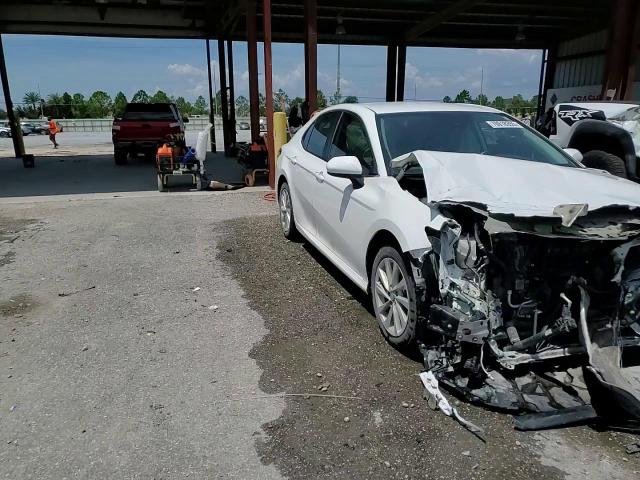 2022 Toyota Camry Le VIN: 4T1C11AK6NU067262 Lot: 70918355