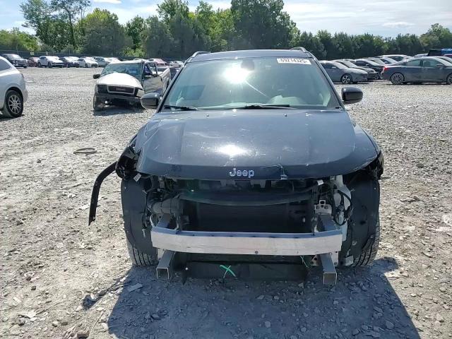 2018 Jeep Compass Latitude VIN: 3C4NJDBB1JT138692 Lot: 69214325