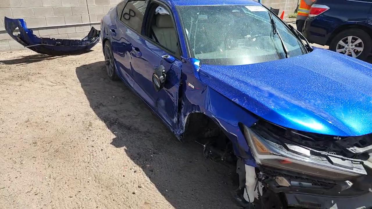 Фото: 19UDE4H33PA002260