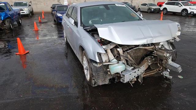 2023 Chrysler 300 Touring VIN: 2C3CCAAG5PH585335 Lot: 68758485