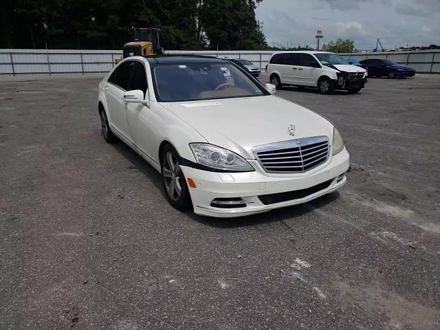 2011 Mercedes-Benz S 550 4Matic VIN: WDDNG8GB4BA400332 Lot: 69756565