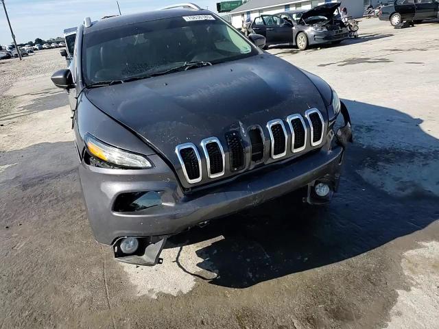 2018 Jeep Cherokee Latitude Plus VIN: 1C4PJMLX5JD562370 Lot: 70636185
