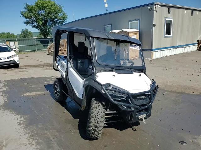 2016 Hond Pioneer 1000-5 VIN: 1HFVE0422G4002957 Lot: 69970095