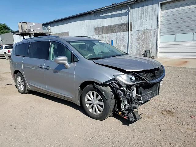 2019 Chrysler Pacifica Touring L VIN: 2C4RC1BG4KR507135 Lot: 69233185