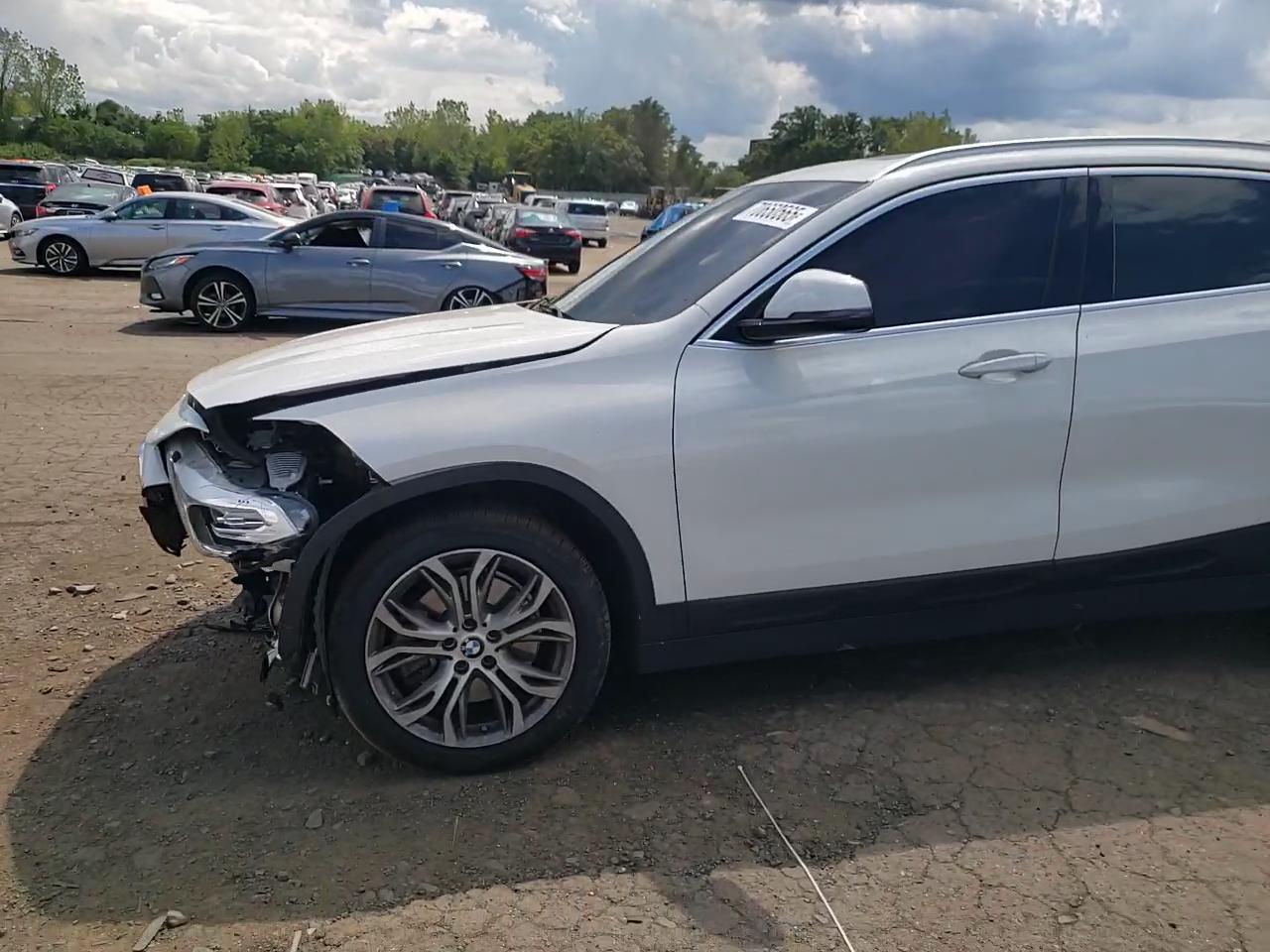 Фото: WBXYJ1C01M5T03270