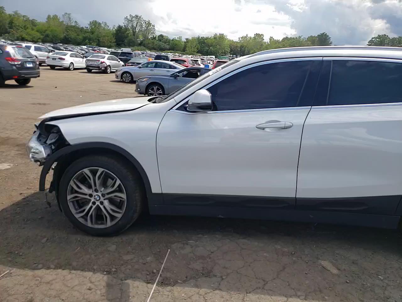 Фото: WBXYJ1C01M5T03270