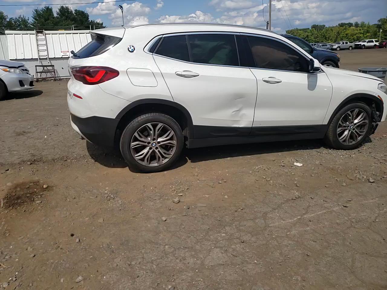 Фото: WBXYJ1C01M5T03270