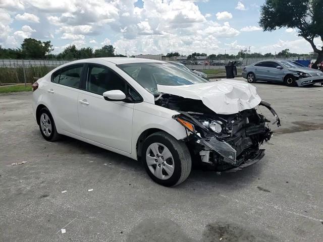 2017 Kia Forte Lx VIN: 3KPFK4A70HE140933 Lot: 69005895