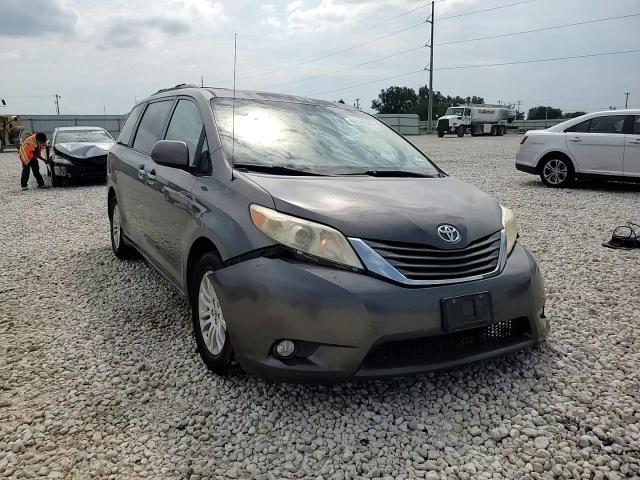 2013 Toyota Sienna Xle VIN: 5TDYK3DC2DS382554 Lot: 69782335