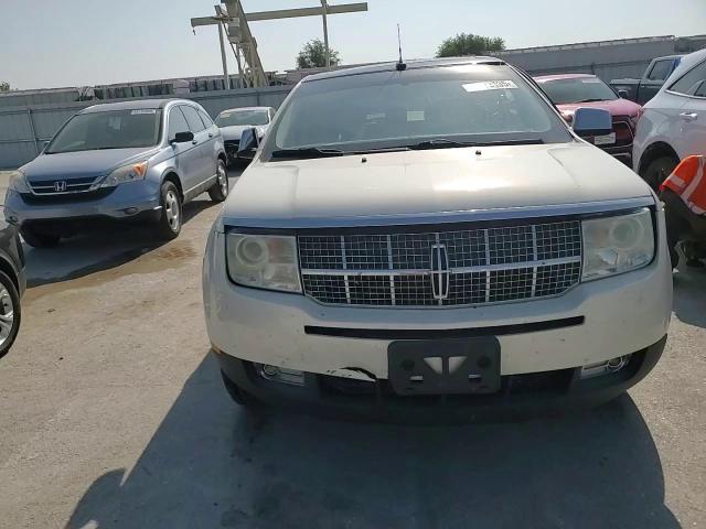 2007 Lincoln Mkx VIN: 2LMDU88C57BJ18279 Lot: 69273135