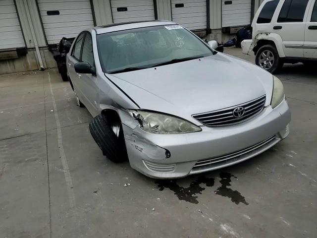 2005 Toyota Camry Le VIN: 4T1BE32K95U567703 Lot: 70098995