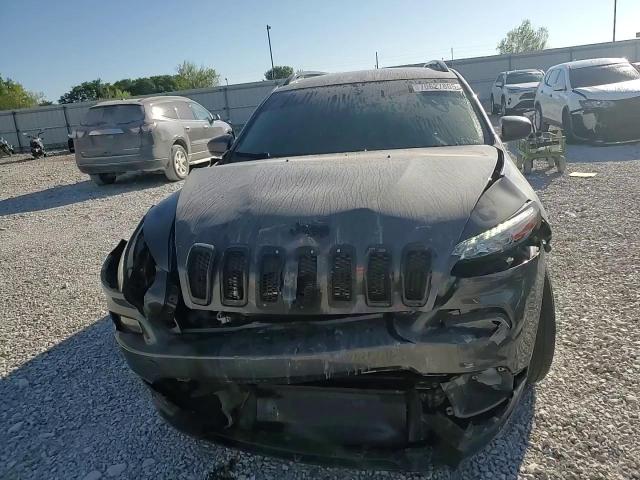 2018 Jeep Cherokee Latitude VIN: 1C4PJMCX5JD614029 Lot: 70627805