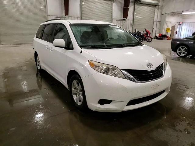 2013 Toyota Sienna Le VIN: 5TDKK3DC5DS287492 Lot: 68763385