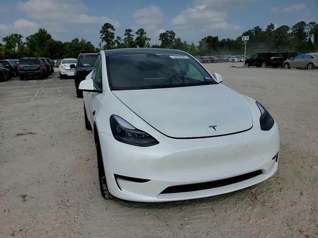 2024 Tesla Model Y VIN: 7SAYGDED8RA307898 Lot: 70358305