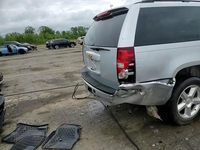 2013 Chevrolet Suburban K1500 Lt VIN: 1GNSKJE73DR136386 Lot: 69125595
