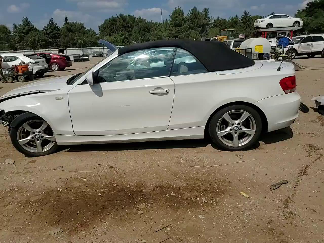 Фото: WBAUL7C52DVU09468