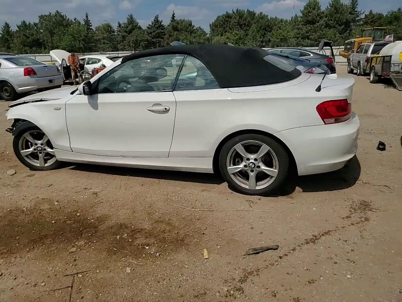 Фото: WBAUL7C52DVU09468