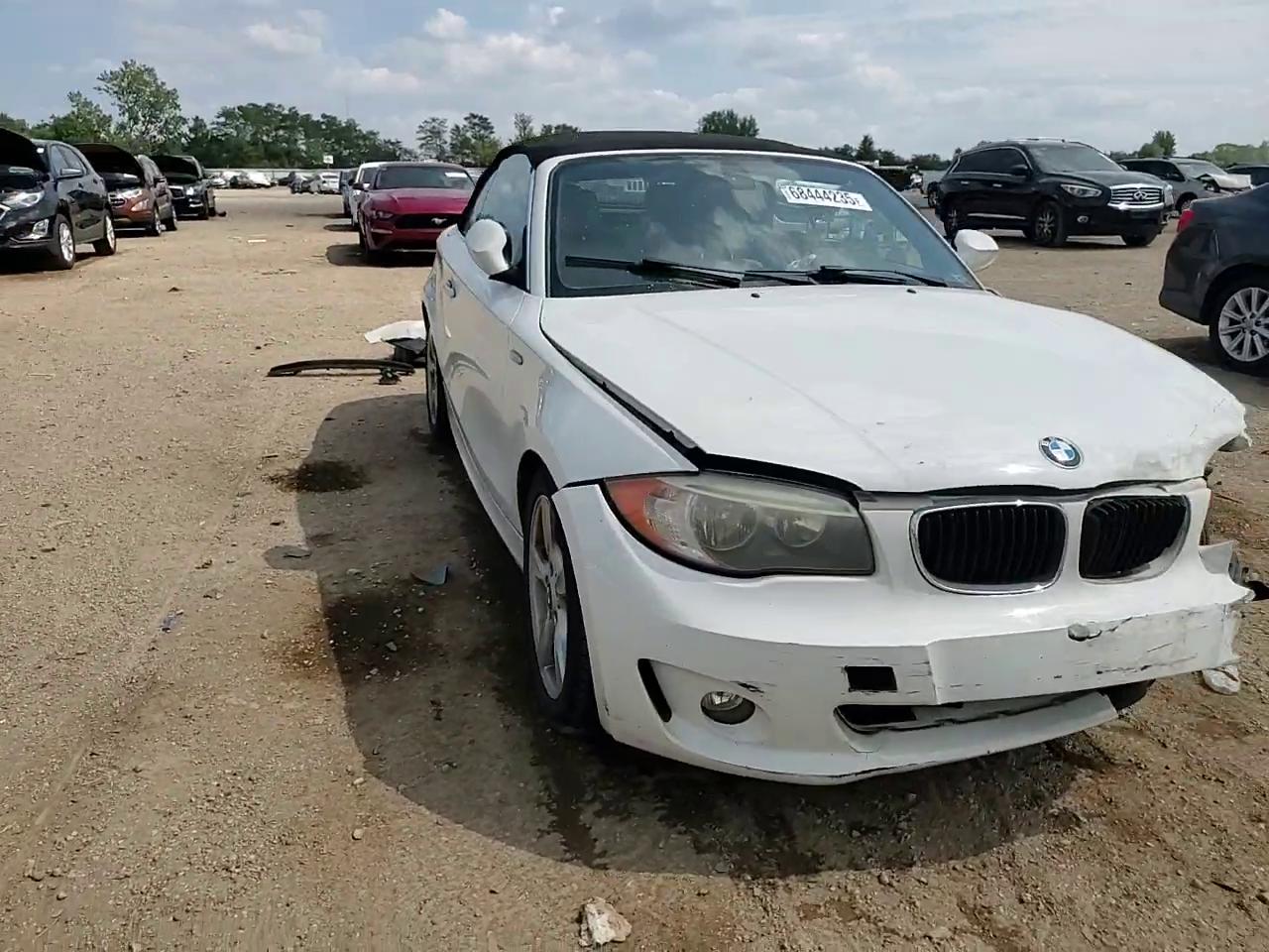 Фото: WBAUL7C52DVU09468