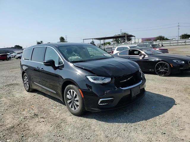 2022 Chrysler Pacifica Hybrid Touring L VIN: 2C4RC1L79NR139599 Lot: 68572585